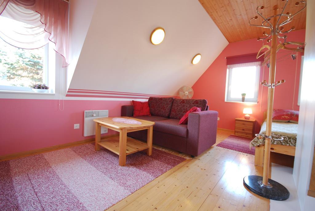 Hotel Ida Majutus Kuressaare Habitación foto